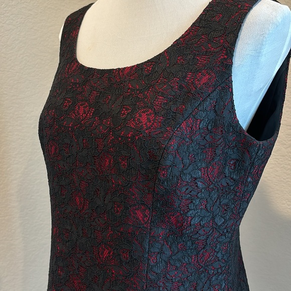 Kasper Women’s Dressy Black Lace Over Red Fitted Side Zip Sleeveless Top - Picture 3 of 5